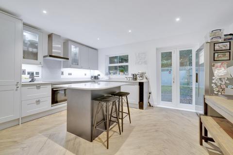 15 Greenacres, Lower Kingswood, Tadworth, KT20 7EL