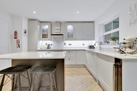 15 Greenacres, Lower Kingswood, Tadworth, KT20 7EL