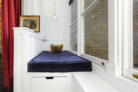 Studio to rent, Queens Gate, South Kensington, London