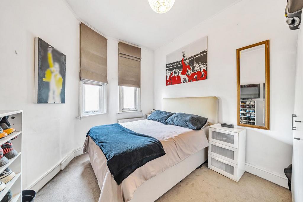 Glenrosa Street, Fulham 2 bed flat for sale £450,000
