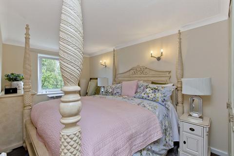 1 bedroom retirement property for sale - Flat 73 Homeross House, 1 Mount Grange, Marchmont EH9 2QX
