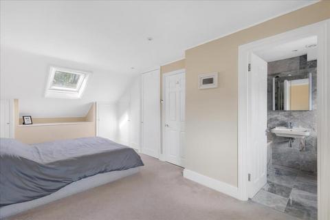 6 Rannoch Road, London, W6 9SR