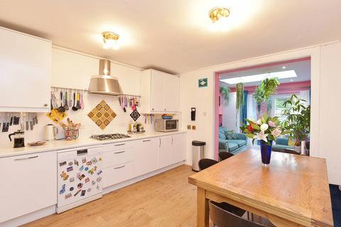 12 Brunswick Terrace, Edinburgh, EH7 5PG