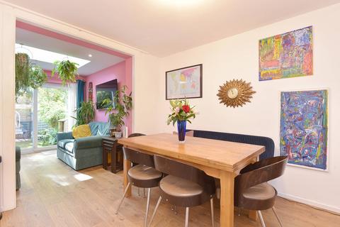 12 Brunswick Terrace, Edinburgh, EH7 5PG