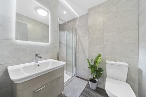 1 bedroom in a house share to rent, Berrymede Road, London, W4