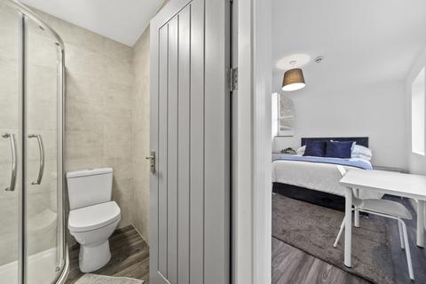 1 bedroom in a house share to rent, Berrymede Road, London, W4