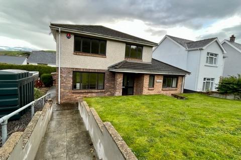 5 bedroom detached house to rent, Lampeter Road, Aberaeron