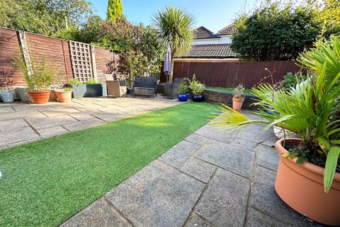 1 Green Close, Wythall, Birmingham, B47 6AD