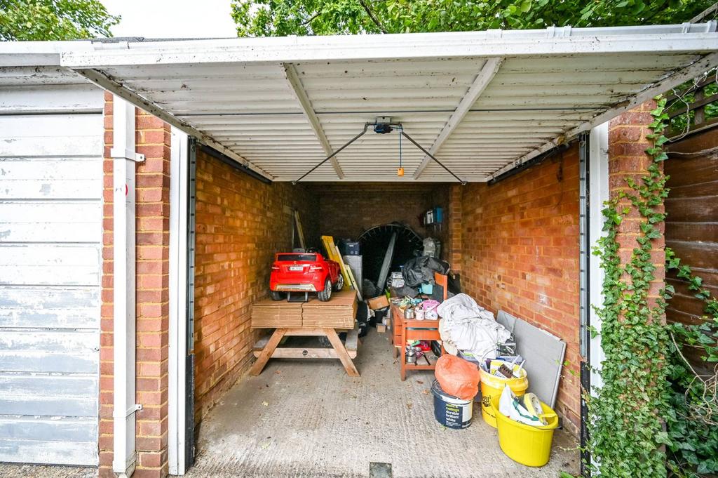 Mayfair Close, Surbiton, KT6 Garage for sale £45,000