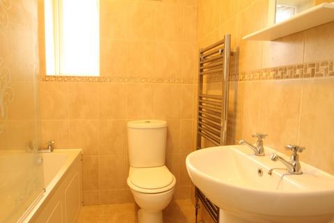 2 bedroom flat to rent, Redesdale Gardens, Leeds, West Yorkshire, LS16