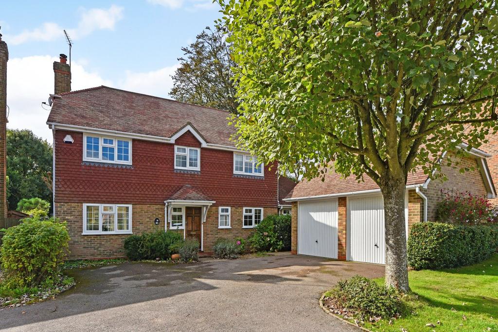 Bonners Field, Bentley, Farnham 4 bed detached house for sale £725,000
