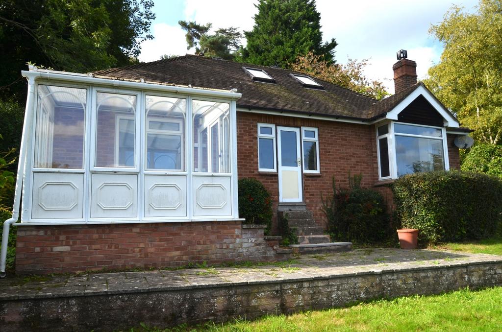 245 Wells Road, Malvern, Worcestershire, WR14 4HF 3 bed bungalow £995 pcm (£230 pw)