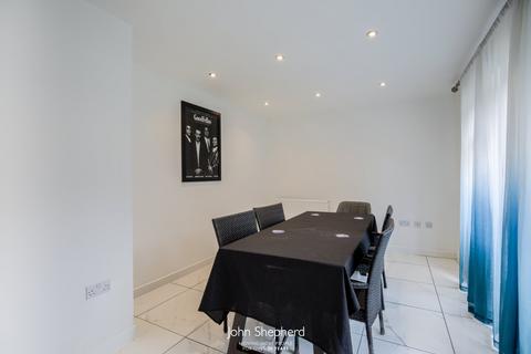 4 bedroom detached house for sale - Laurel Court, Tidbury Green, Solihull, West Midlands, B90