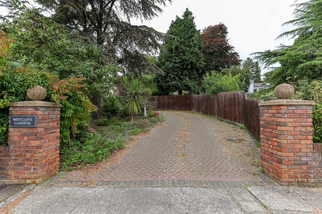 1 Westcliffe Gardens, Dinas Powys, The Vale Of CF64 4BG 3