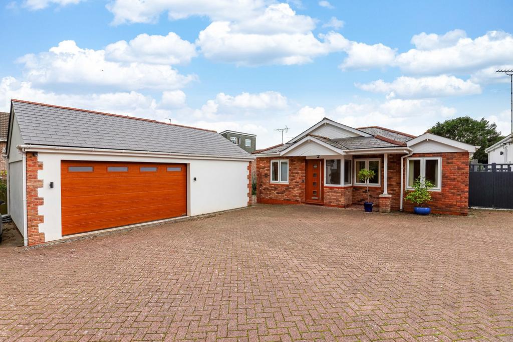 1 Westcliffe Gardens, Dinas Powys, The Vale Of CF64 4BG 3