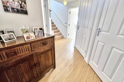 4 bedroom detached house for sale, Onslow Road, Newent