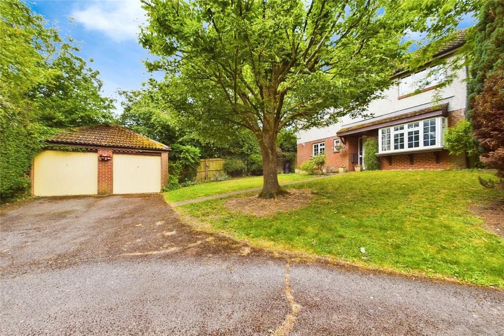 Simons Close, Tilehurst, Reading... 4 bed detached house for sale £