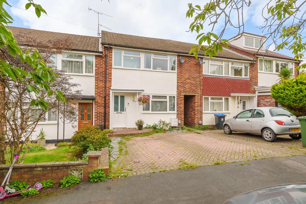 Southwood Avenue, Knaphill, Woking, GU21 3 bed terraced house for sale