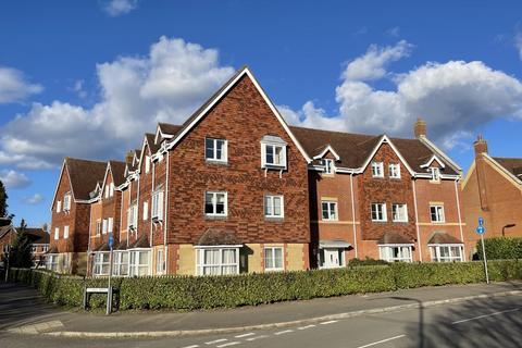 2 bedroom apartment to rent, Liphook