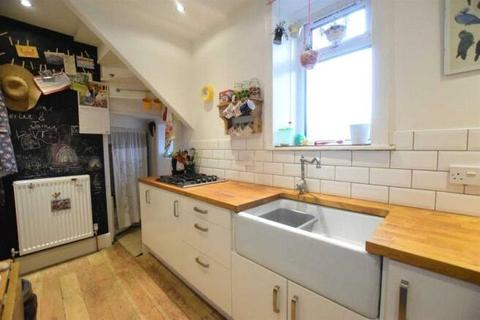 2 bedroom terraced house for sale, Manchester Road, Linthwaite, Huddersfield, West Yorkshire, HD7