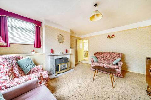 3 bedroom semi-detached house for sale, Laundry Yard, Newbury Street, WHITCHURCH