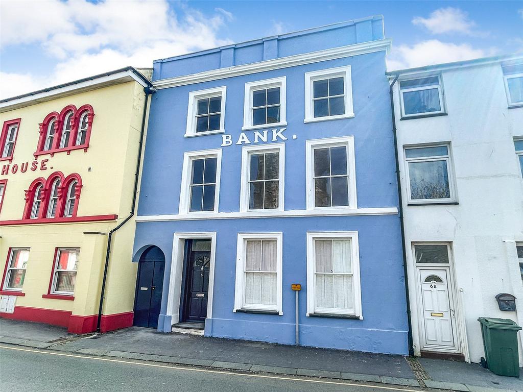 Corbett Square, Tywyn, Gwynedd, LL36 3 bed terraced house to rent £