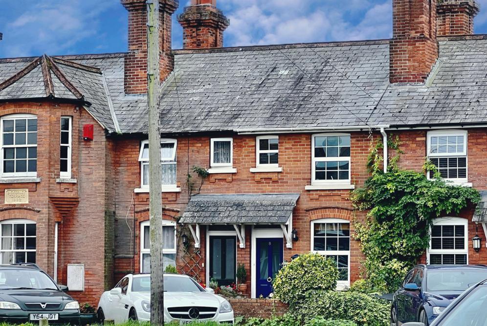 Bickerley Terrace, Ringwood, BH24 1EQ 2 bed cottage for sale £450,000
