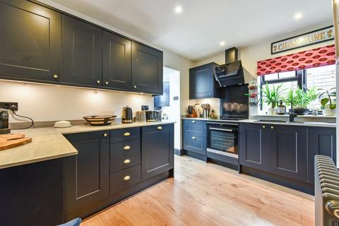 28 Goring Field, Winchester, SO22 5NH