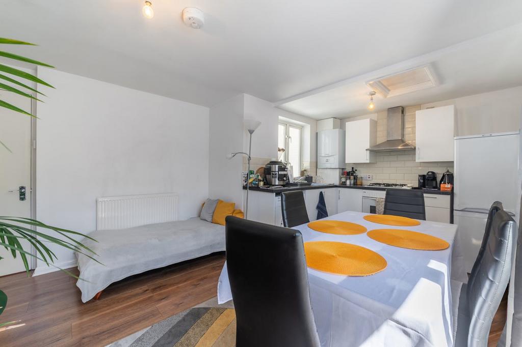 KITCHEN  RECEPTION 1.jpg