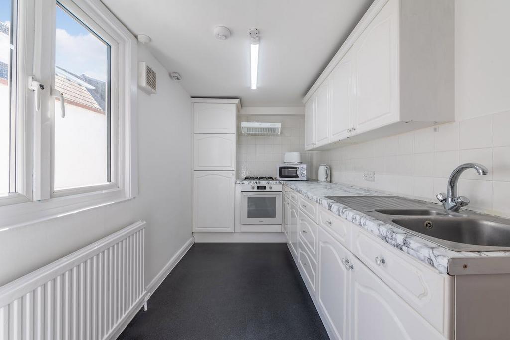 KITCHEN 1.jpg