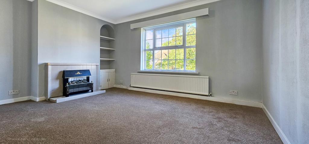 Newly Renovated Brilliant Two Bedroom Flat to Ren