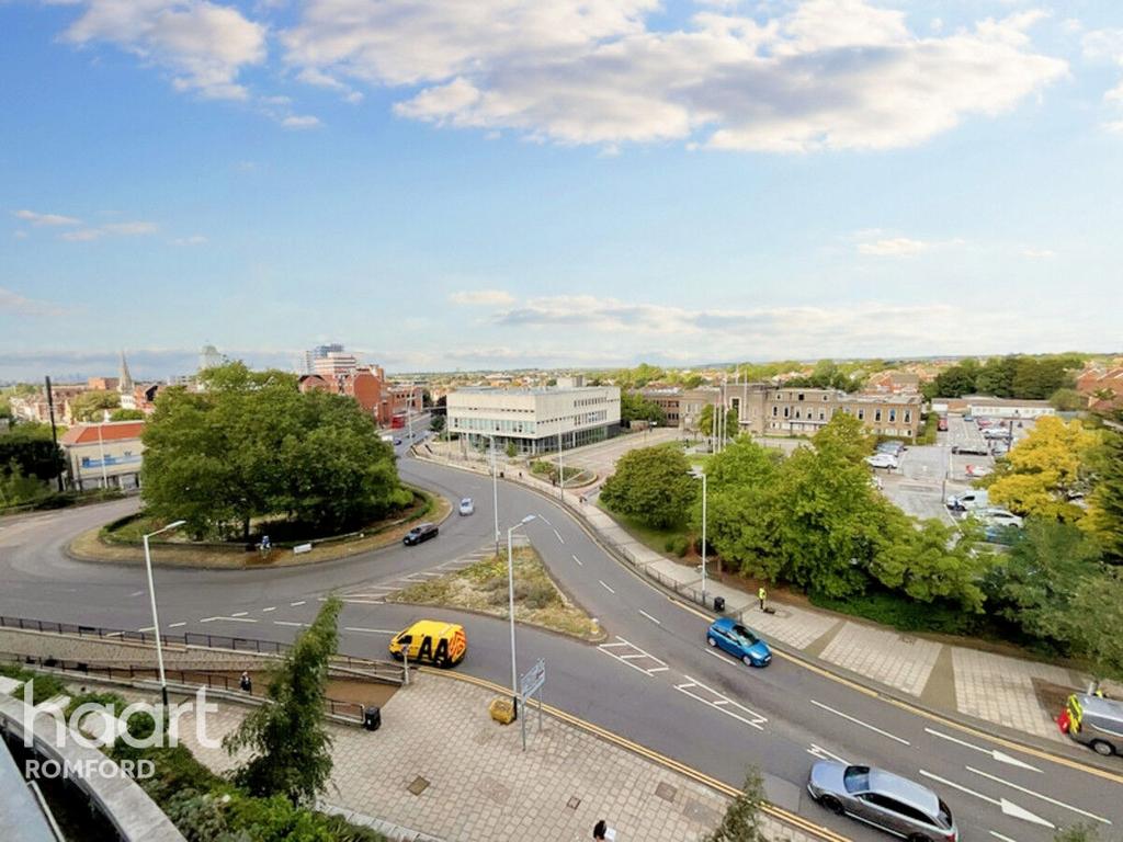 Axiom Apartments, Mercury Gardens, Romford 2 bed apartment for sale £210,000