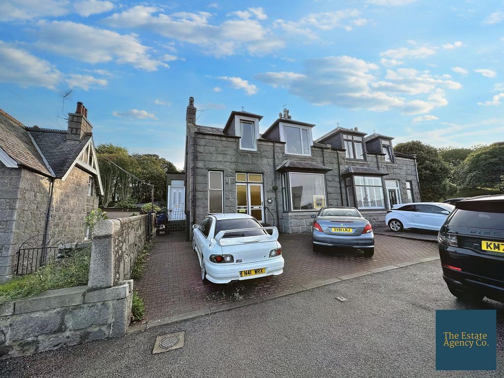 Stonehaven Road, Aberdeen 2 bed flat £75,000