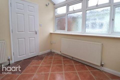 1 bedroom flat to rent, Elgar Avenue, London