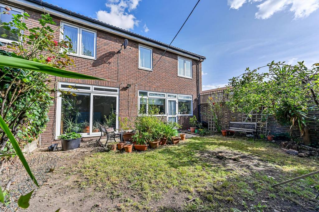 Clarewood Walk, Brixton, London, SW9 4 bed house for sale £775,000