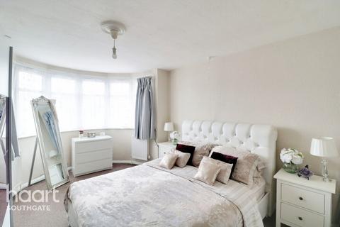 3 bedroom end of terrace house for sale - Petersfield Close, London