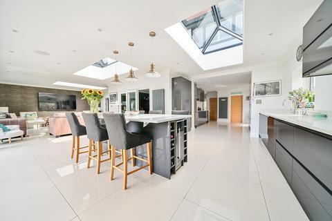 Callings Oak End Way, Woodham, Addlestone, KT15 3DU