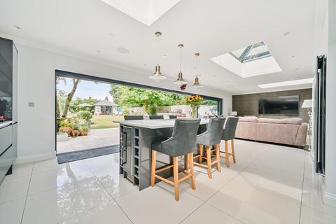 Callings Oak End Way, Woodham, Addlestone, KT15 3DU