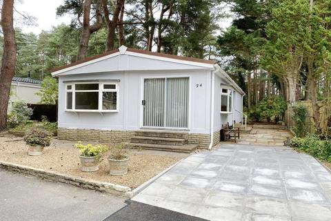 2 bedroom park home for sale, Ringwood Road St Ives, Dorset BH24 2NW