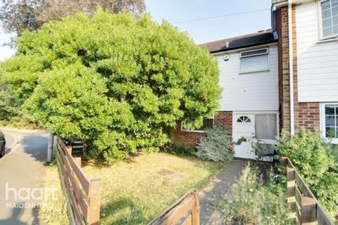 3 bedroom terraced house to rent, Jennery Lane, Slough