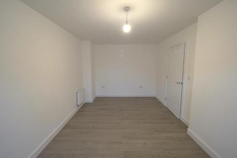 3 bedroom terraced house to rent, Amersham Street, Salford