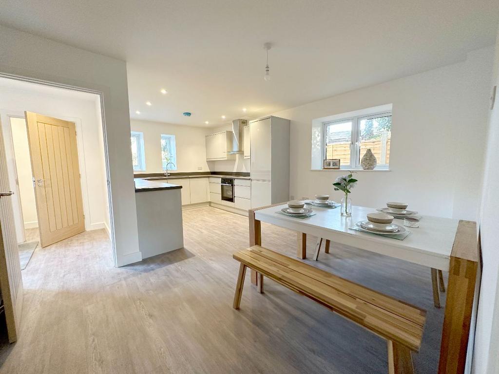 Knightcote Road, Itchington, Southam 4 bed semidetached house
