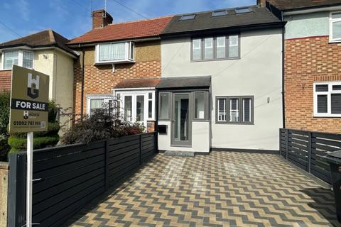 3 bedroom terraced house for sale, Epping Way, London, E4