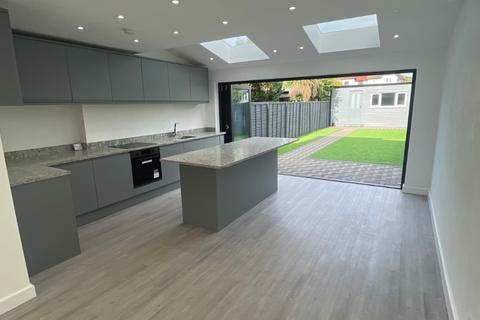 3 bedroom terraced house for sale, Epping Way, London, E4