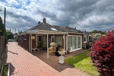 3 bedroom detached bungalow for sale, Wood Road, Ashurst, Southampton, Hampshire, SO40