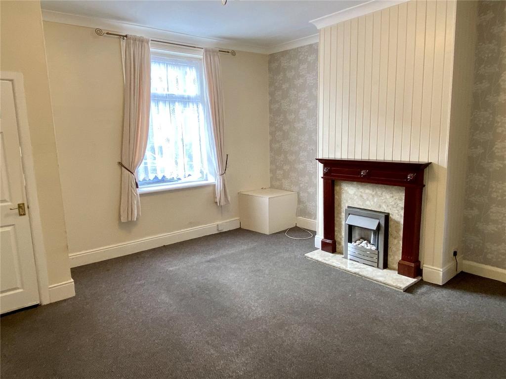Mortimer Avenue, Healey, Batley, WF17 2 bed terraced house for sale £