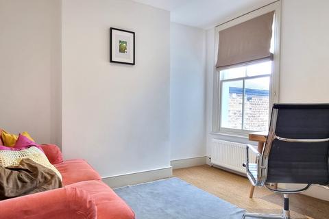 House share to rent, Room let, Chesterfield Grove, London, SE22