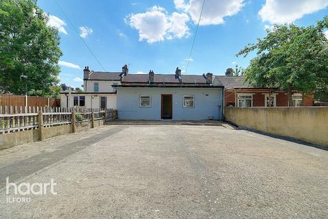 4 bedroom end of terrace house for sale, Grange Road, Ilford