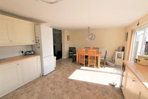 732 Foxhall Road, Ipswich, IP4 5TE
