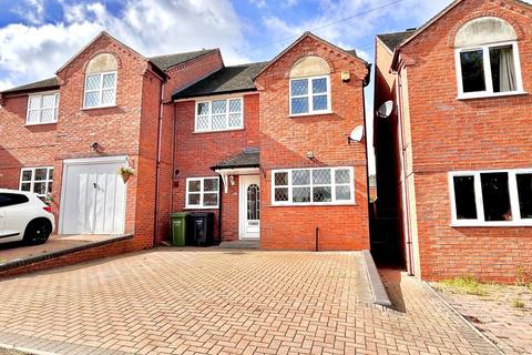 3 bedroom semi-detached house to rent, Miller Street, Droitwich